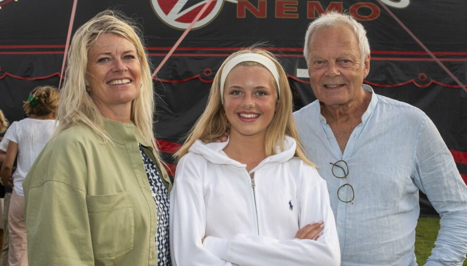 Jarl Friis-Mikkelsen med hustruen Susanne og deres datter Ella på 13 år. Ella er iøvrigt veninde med Prinsesse Josephine.