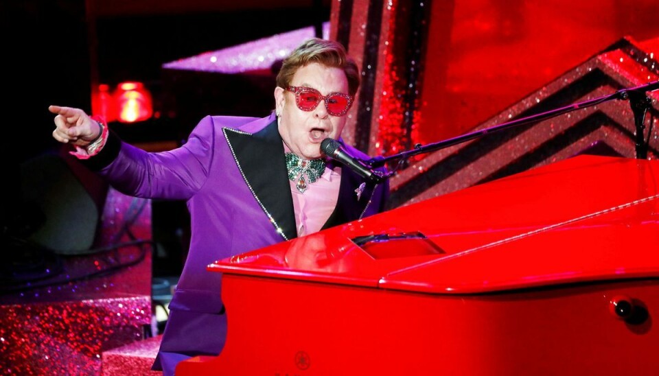 Elton John har vundet et hav af priser, blandt andet to Oscar-statuetter. Senest i 2020 for sangen I'm Gonna Love Me Again fra filmen Rocketman. Elton John har vundet et hav af priser, blandt andet to Oscar-statuetter. Senest i 2020 for sangen I'm Gonna Love Me Again fra filmen Rocketman.
