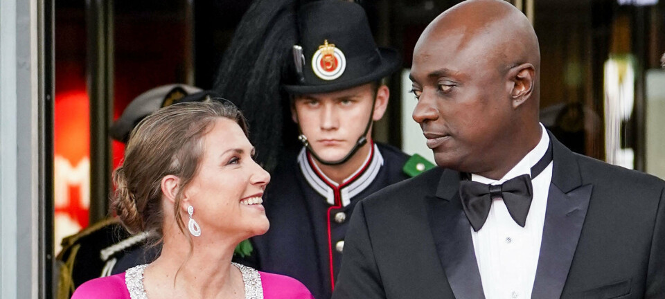 Kongeligt norsk bryllup tager kegler