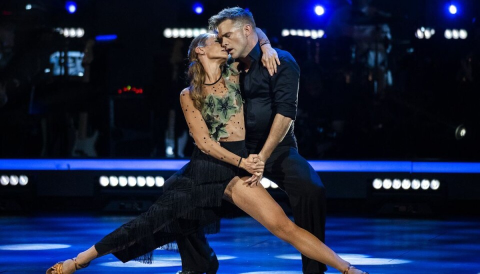 Lise Rønne og Silas Holst i aktion i program 8, Knæk Cancer på Det Kgl. Teater fredag den 29. oktober. Lise Rønne og Silas Holst i aktion i program 8, Knæk Cancer på Det Kgl. Teater fredag den 29. oktober.