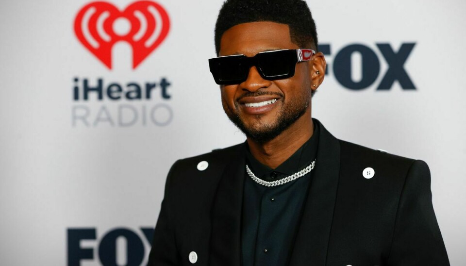 Usher kan nu kalde sig far til fire.