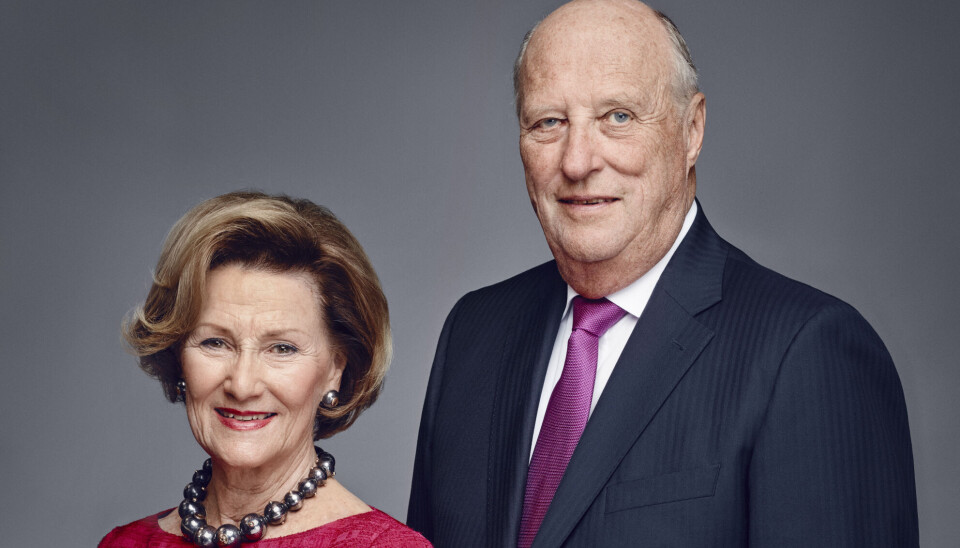 Det norske kongepar, kong Harald og dronning Sonja oplever modvind.