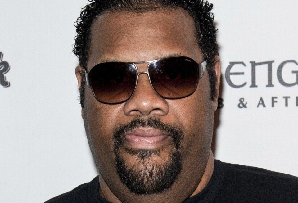Den amerikanske rapper Fatman Scoop er død efter han kollapsede på scenen under en koncert i Conneticut.