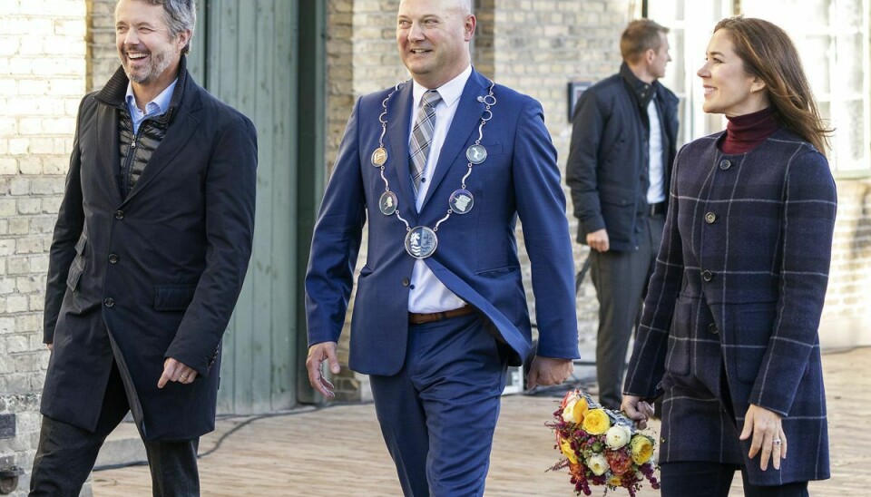Kronprinsparret og borgmester Ole Vive.