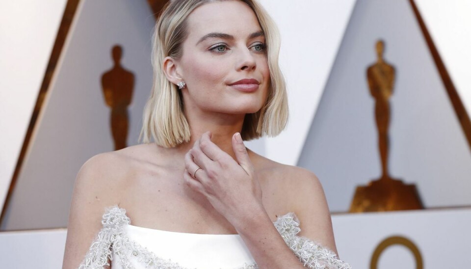 Det er den smukke australske blondine Margot Robbie, som skal spille overfor Ryan Gosling