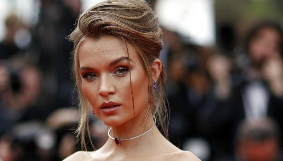 Victorias Secret-modellen overvejer om hende og den forlovede skal ende i Danmark. Victorias Secret-modellen overvejer om hende og den forlovede skal ende i Danmark.