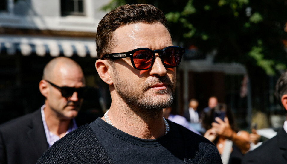 Sanger og skuespiller Justin Timberlake ankommer til Sag Harbor Village Court i New York fredag, hvor han erkender sig skyldig i at have kørt spirituskørsel.