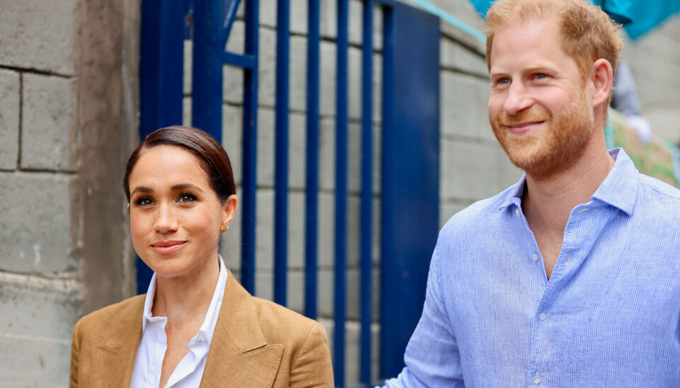 Den britiske prins Harry, som 15. september fylder 40 år, ses her under et besøg i Colombia sammen med sin hustru, Meghan. Parret har flere gange skabt uro omkring det britiske kongehus. (Arkivfoto).