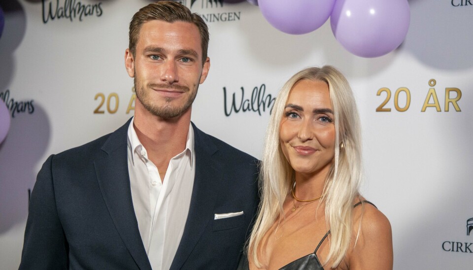 Luka overraskede Mille Funk med en buket blomster, og så sagde hun ja til at blive kærester.