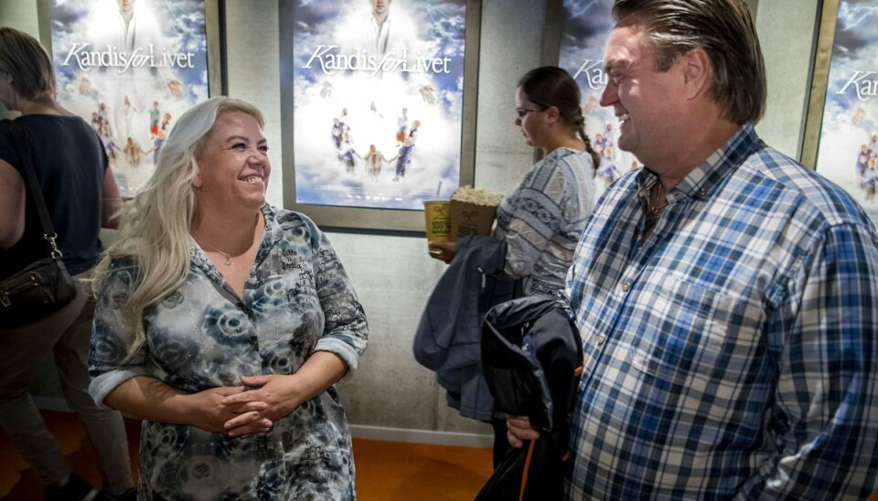 Forsanger i Kandis Johnny Hansen ses her til forpremiere på 'Kandis for livet', hvor han blandt andet hilste på sin superfan Karina Charlotte Christiansen.