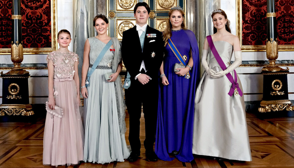 Belgiske prinsesse Elisabeth ses her (yderst til højre) ved fejringen af kronspins Christians 18-års fødselsdag den 15. oktober sidste år. De øvrige på billedet ud over fødselaren er, set fra venstre, svenske prinsesse Estelle, norske prinsesse Ingrid Alexandra og hollandske prinsesse Catharina- Amalia.