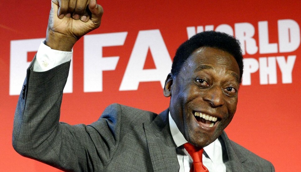 Brasilianske Pelé er anerkendt som en af historiens største fodboldspillere. Han har som den eneste mandlige spiller i historien vundet VM tre gange. (Arkivfoto)