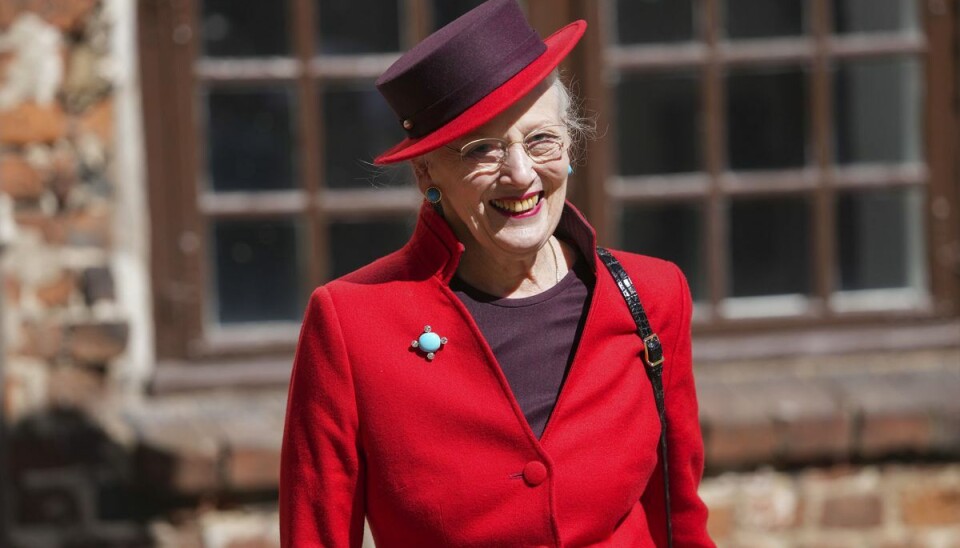 Dronning Margrethe er i øjeblikket på besøg hos sin lillesøster Anne-Marie i Porto Heli, Grækenland. Dronning Margrethe er i øjeblikket på besøg hos sin lillesøster Anne-Marie i Porto Heli, Grækenland.