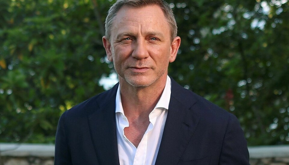 Daniel Craig laver en del af sine stunts selv. Men under optagelserne til 'No Time to Die' slog han sin ankel så voldsomt, at han måtte opereres. Det er dog ikke første gang, han er kommet alvorligt til skade, for i den forrige film, 'Spectre', brækkede han benet.
