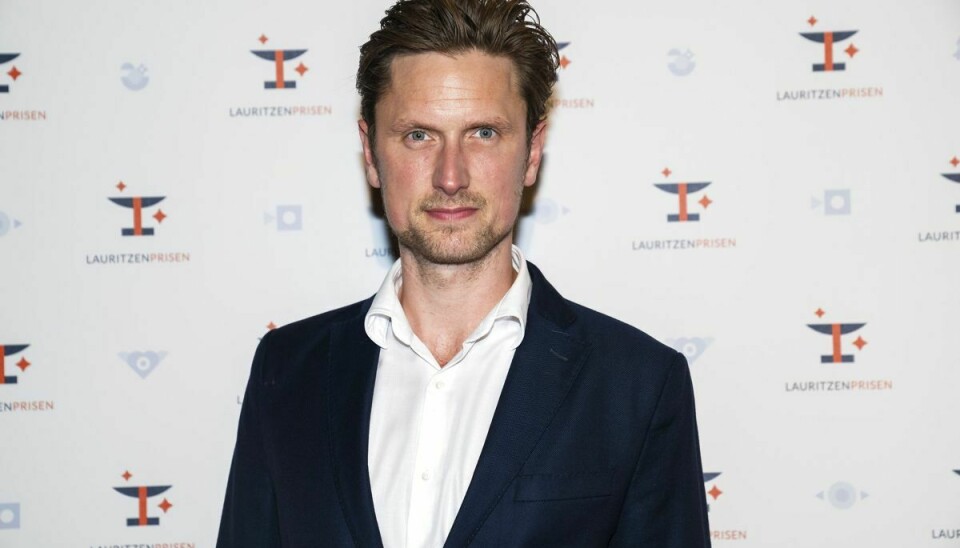 Mikkel Boe Følsgaard spiller rollen som efterforskeren Mark Hess i den nye serie 'Kastanjemanden' på Netflix. Her ses han på den røde løber ved Lauritzen-prisen i september. (Arkivfoto)