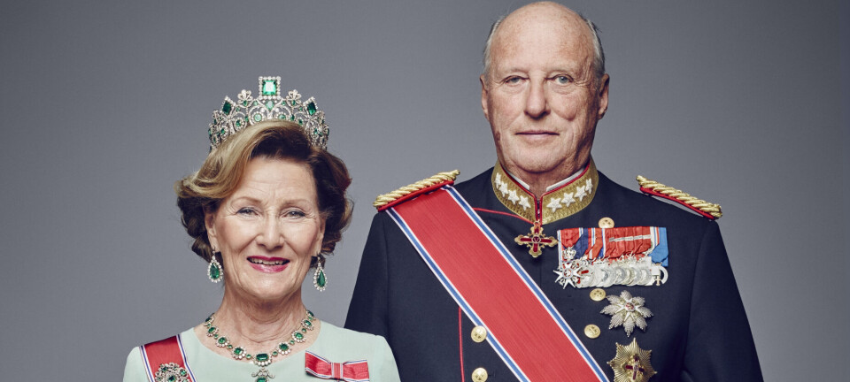Dronning Sonja hasteindlagt