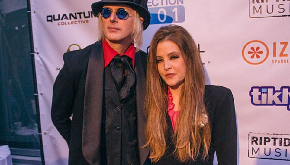 Lisa Marie Presley sammen med sin daværende ægtemand.