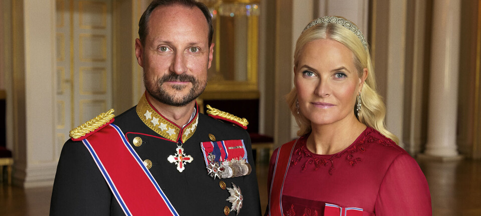 Afslører: Ung prins forlader landet