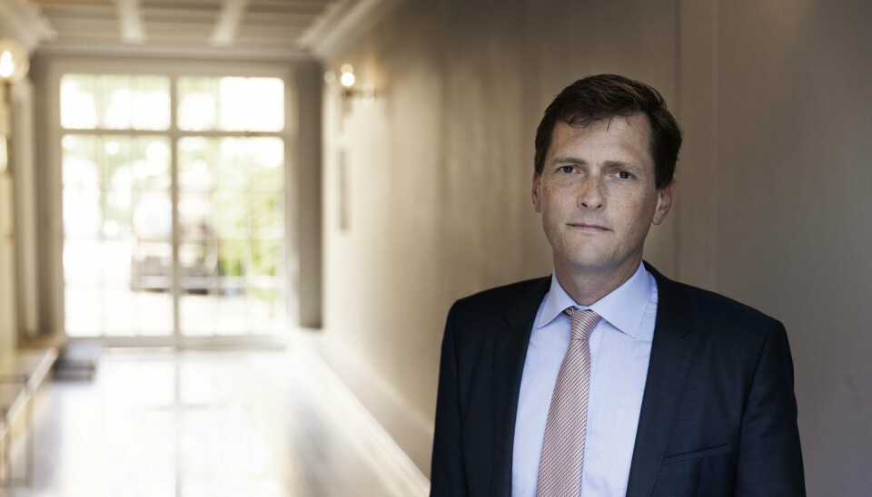 Andrew Hjuler Crichton nyder mad, vin og skiløb, gerne i selskab med familie og venner, når han ikke arbejder. Nu fylder han 50 år.