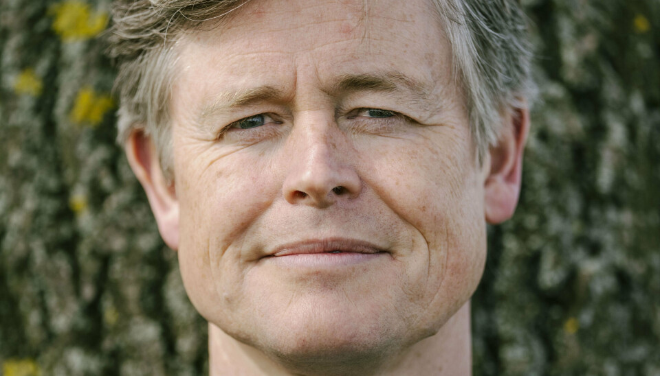 Mens Caspar Phillipson har udmærket sig for sine Kennedy-portrætter i udlandet, er han på de danske breddegrader især kendt fra DR's 'Orkestret' og 'Sommerdahl' på TV 2 Charlie.