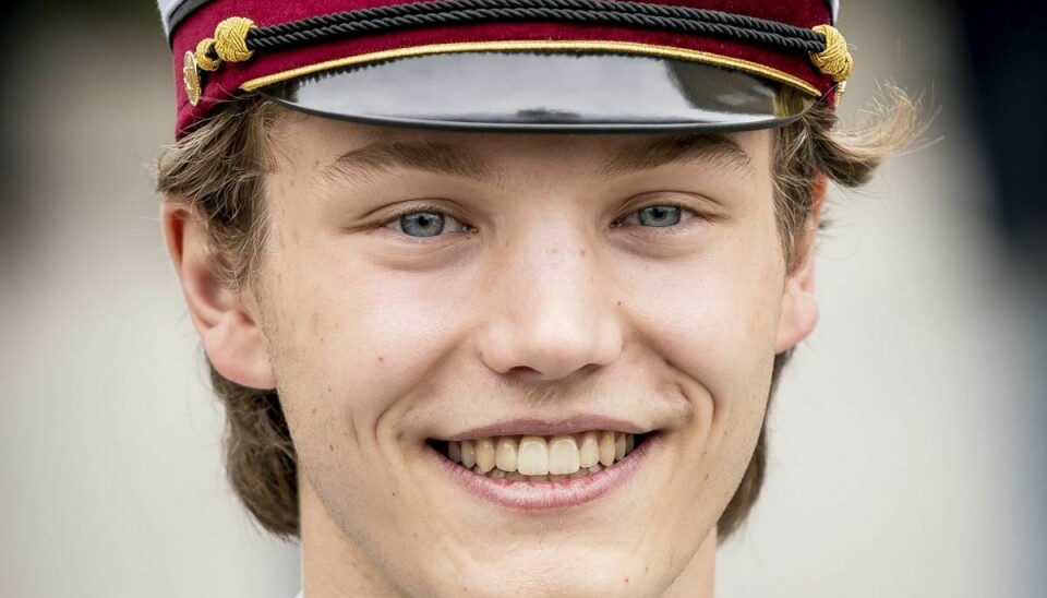 Prins Felix fylder 19 år 22. juli. I juni blev prinsen, der er yngste søn af prins Joachim og grevinde Alexandra, student fra Gammel Hellerup Gymnasium. Prinsen begynder i militærtjeneste efter sommerferien.
