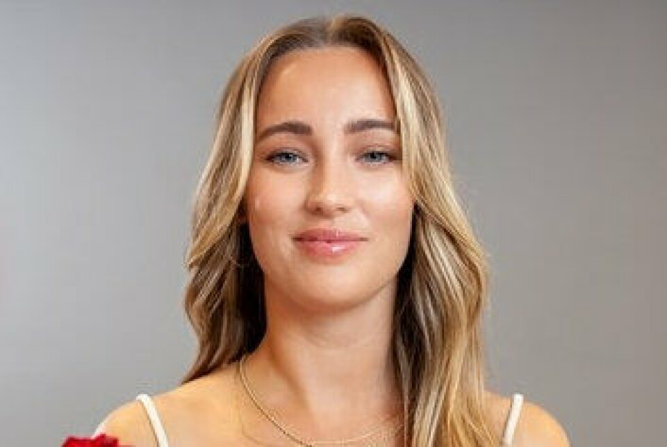 Mai Cermeno skal uddele roser i 'Bachelorette', i håbet om at kærligheden kan komme til at blomstre. - Jeg har forsøgt mig på diverse datingapps uden held og synes, vi er blevet for vage, usikre og stolte til, at det kommer nogen vegne, lyder det fra hende.(PR-foto).
