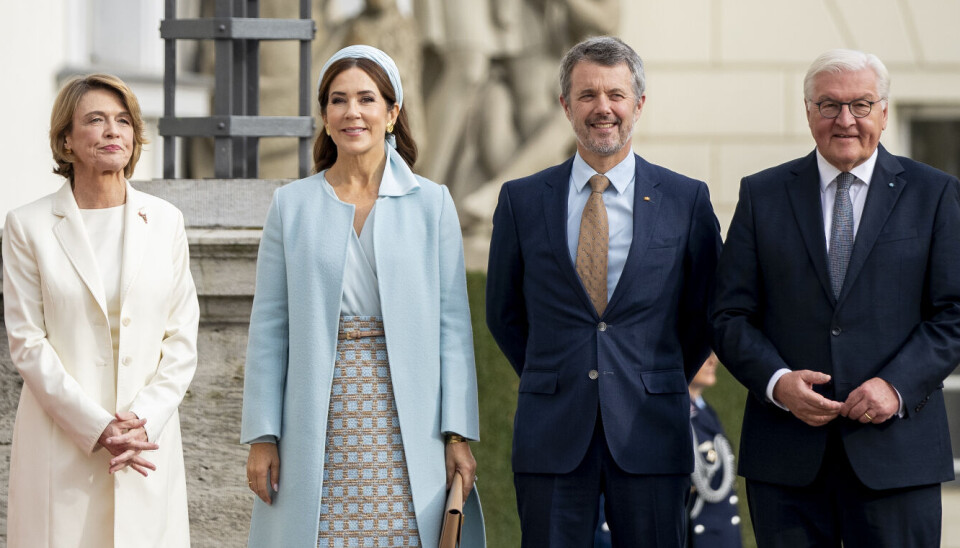 Frederik og Mary ses her sammen med et tysk præsidentpar Frank-Walter Steinmeier og Elke Büdenbender ved ankomst til Schloss Bellevue
