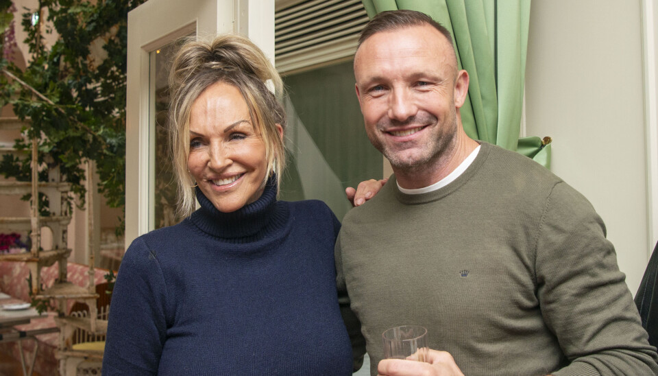 - Jeg er en levemand, erkender 45-årige Mikkel Kessler med søsteren Linse, 58.