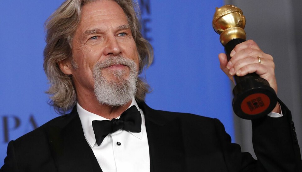 Jeff Bridges måtte have hjælp til at gå rundt og fik ilt. Jeff Bridges måtte have hjælp til at gå rundt og fik ilt.