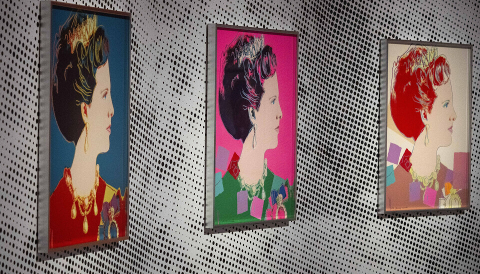 Her ses i Holland silketryk af dronning Margrethe, som er del af en Andy Warhol-serie. Billedet er taget tidligere i oktober.