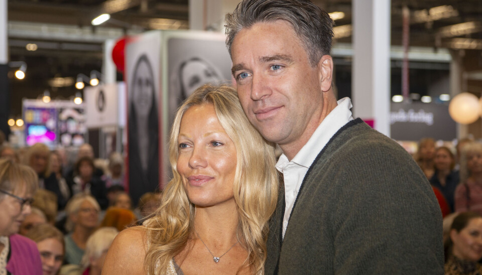 Caroline Fleming blev ledsaget af kæresten Frederik Kølle, der er plastikkirurg.