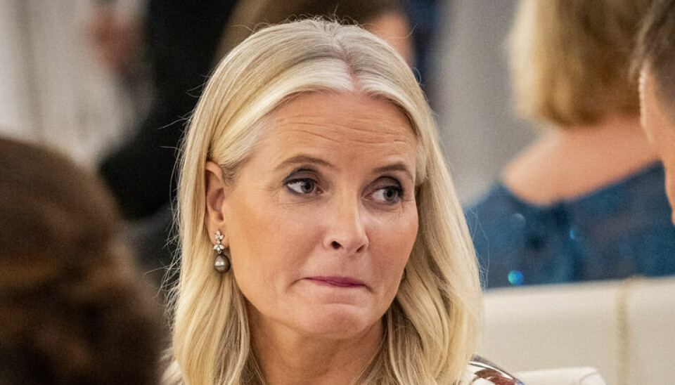 Nogen advarede Mette-Marit, men politiet vil ikke sige hvem.