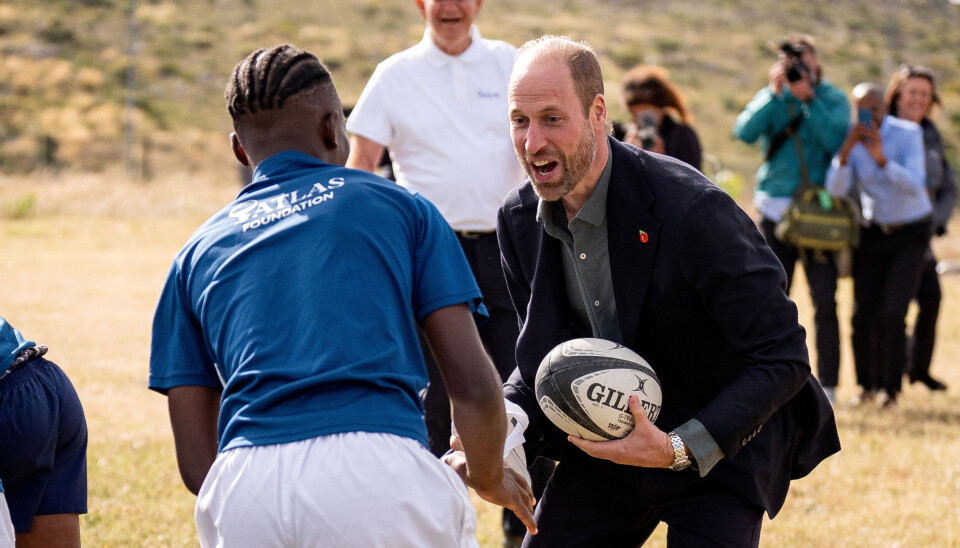 Prins William i en noget uvant rolle på rugbybanen.