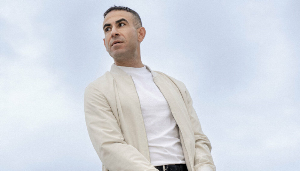 Tv-vært Abdel Aziz Mahmoud har med egne ord 'fuld plade i minoritetsbanko'.