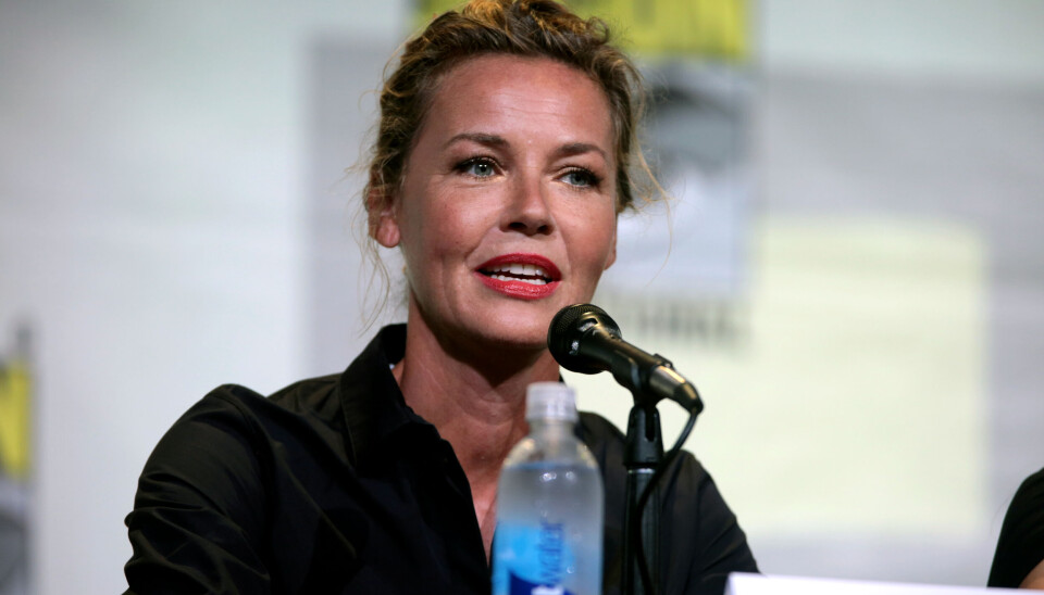 Connie Nielsen har mistet faren til sin ældste søn.
