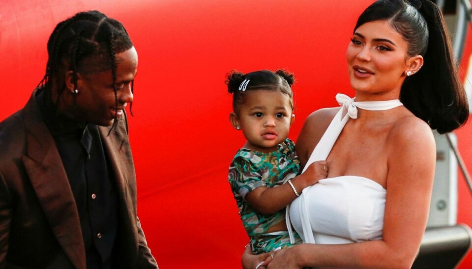Kylie Jenner og Travis Scott ses her sammen med deres datter Stormi, der kom til verden den 1. februar 2018. Kylie Jenner og Travis Scott ses her sammen med deres datter Stormi, der kom til verden den 1. februar 2018.