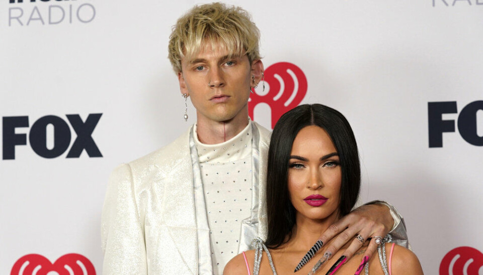 Den amerikanske rapper Machine Gun Kelly og skuespiller Megan Fox venter barn.