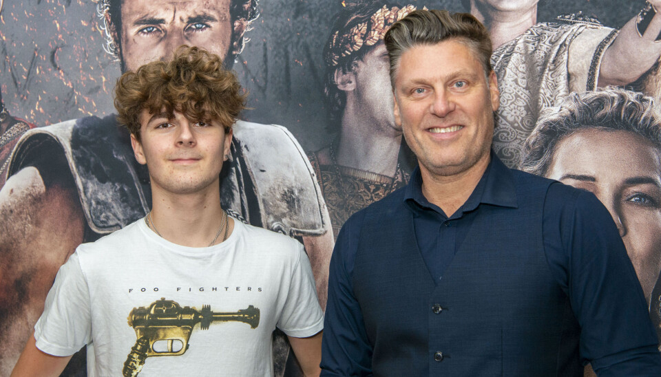 - Cassius får gaver - jeg er ligeglad, sagde Timm Vladimir med sin 15-årige søn.