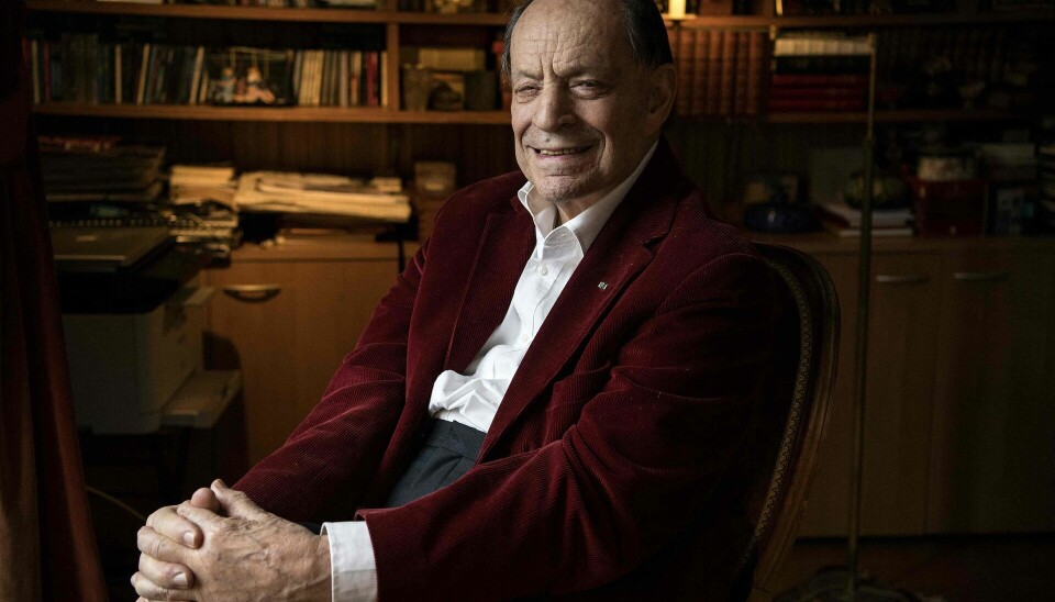 Charles Dumont sov stille ind - 95 år gammel.
