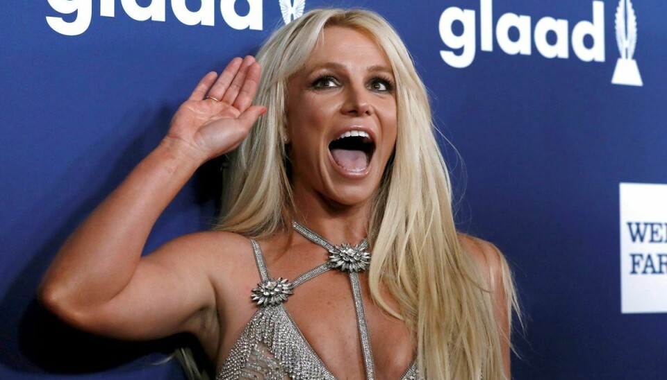 Britney Spears slipper for sigtelse efter en påstået voldsepisode mod en kvindelig ansat.. En dommer mener simpelthen ikke, at der er beviser nok i sagen.