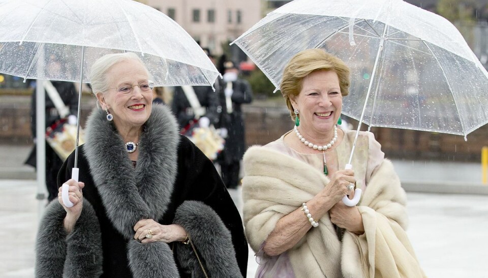 Eksdronning Anne-Marie har to storesøstre, dronning Margrethe og prinsesse Benedikte. Dronning Margrethe er seks år ældre end eksdronningen, mens prinsesse Benedikte er to år ældre. (Arkivfoto)