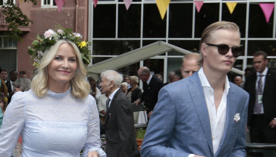Marius Borg Høiby ses her sammen med sin mor, kronprinsesse Mette-Marit