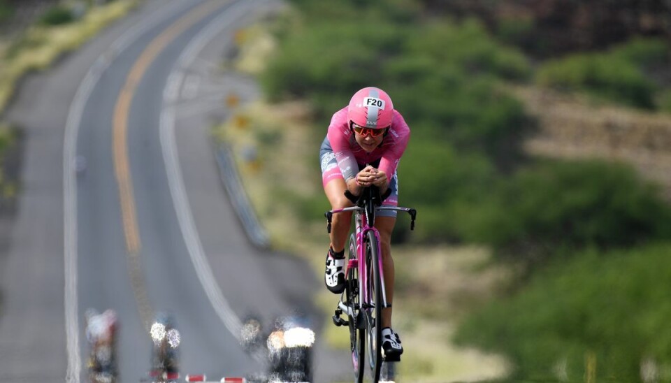 Michelle Vesterby havde glædet sig til igen at dyste ved VM på Hawaii, men det er blevet udsat. Her ses hun på cyklen i 2018-udgaven.