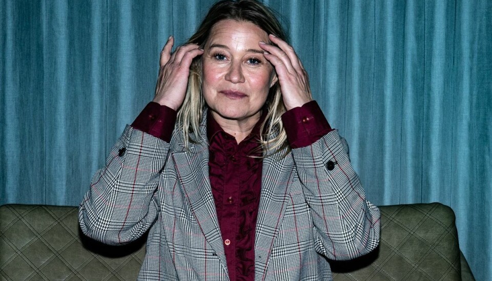 Trine Dyrholm blev uddannet fra Statens Teaterskole i 1995 og fik sit folkelige gennembrud i DR-dramaserien 'Taxa' fra 1997. Siden har hun medvirket i flere danske film og serier som 'Hævnen', 'En kongelig affære', 'Den skaldede frisør', 'Arvingerne' og 'Dronningen'. (Arkivfoto) Trine Dyrholm blev uddannet fra Statens Teaterskole i 1995 og fik sit folkelige gennembrud i DR-dramaserien 'Taxa' fra 1997. Siden har hun medvirket i flere danske film og serier som 'Hævnen', 'En kongelig affære', 'Den skaldede frisør', 'Arvingerne' og 'Dronningen'. (Arkivfoto)