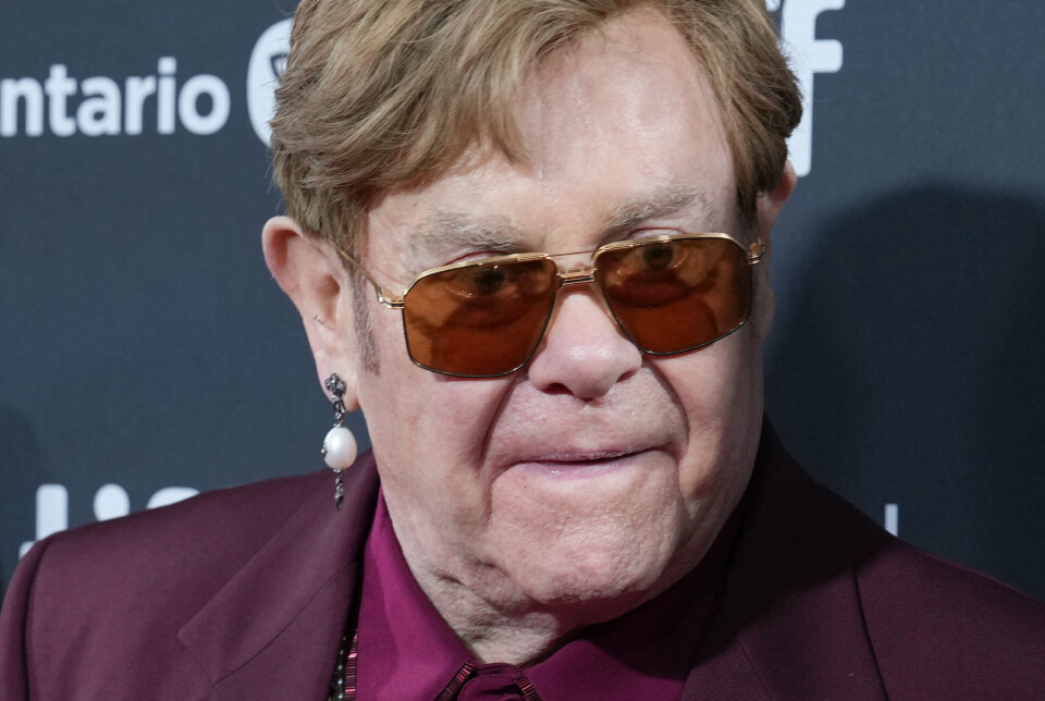 Elton John slog igennem med 'Your Song' i 1970. Siden har han hittet med 'Candle in the Wind', 'I'm Still Standing' og 'Rocket Man' og ikke mindst soundtracket til Disney-klassikeren 'Løvernes konge', der rummer balladen 'Can You Feel The Love Tonight'. (Arkivfoto).
