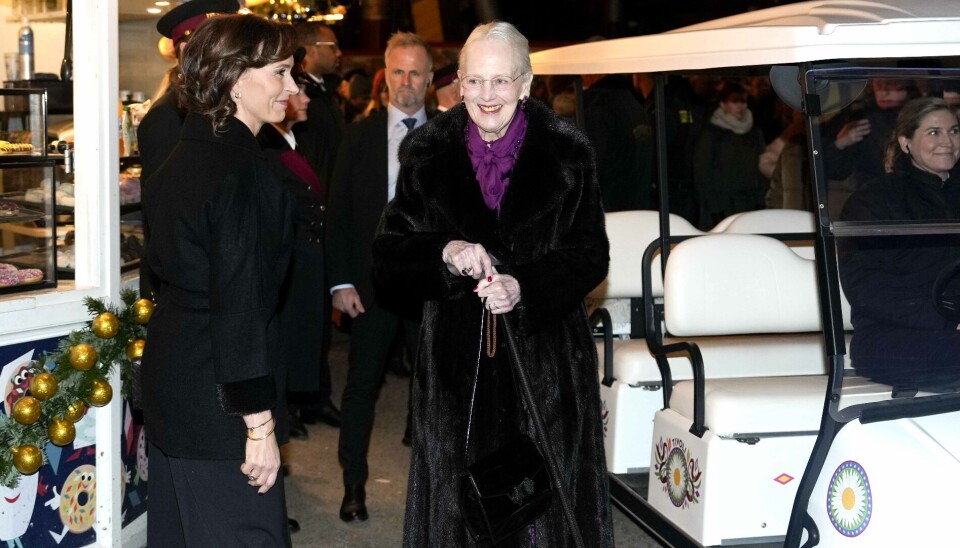 Dronning Margrethe ankom iført pels til 'Nøddeknækkeren' i Tivoli