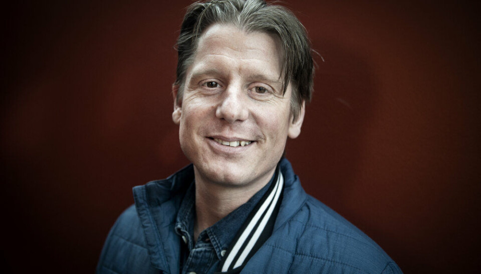 Skuespiller Robert Hansen er sigtet for flere forhold om grov vold mod en kvinde. Volden fandt sted i slutningen af november og starten af december i år.