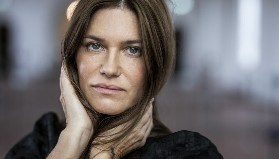 Sangerinden Pernille Rosendahl var dommer i sæson 3, 4 og 5 af talentshowet 'X Factor', som rullede over skærmen i 2010, 2011 og 2012 på DR. Sangerinden Pernille Rosendahl var dommer i sæson 3, 4 og 5 af talentshowet 'X Factor', som rullede over skærmen i 2010, 2011 og 2012 på DR.