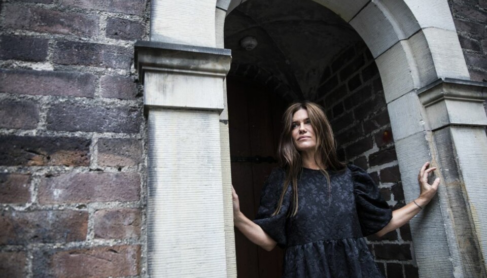 De seneste seks år har Pernille Rosendahl turneret utroligt meget, og da hun er enlig mor, har det krævet meget planlægning og mange nattetimer på de danske landeveje for at få hverdagen til at gå op. De seneste seks år har Pernille Rosendahl turneret utroligt meget, og da hun er enlig mor, har det krævet meget planlægning og mange nattetimer på de danske landeveje for at få hverdagen til at gå op.