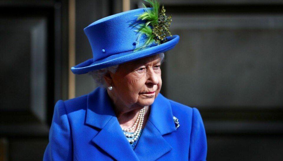 Den britiske dronning pudser nu sine jurister på Harry og Meghan.